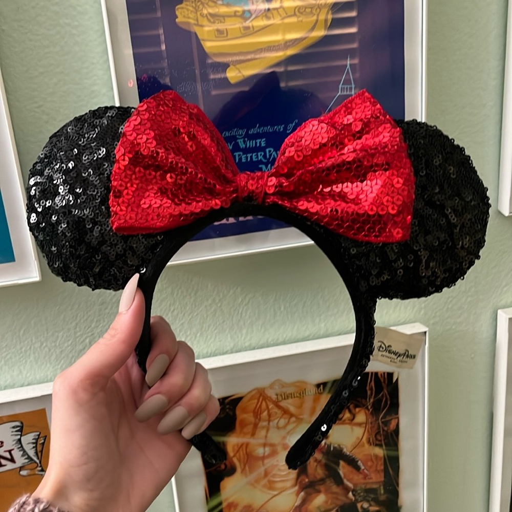 Minnie Mouse ears